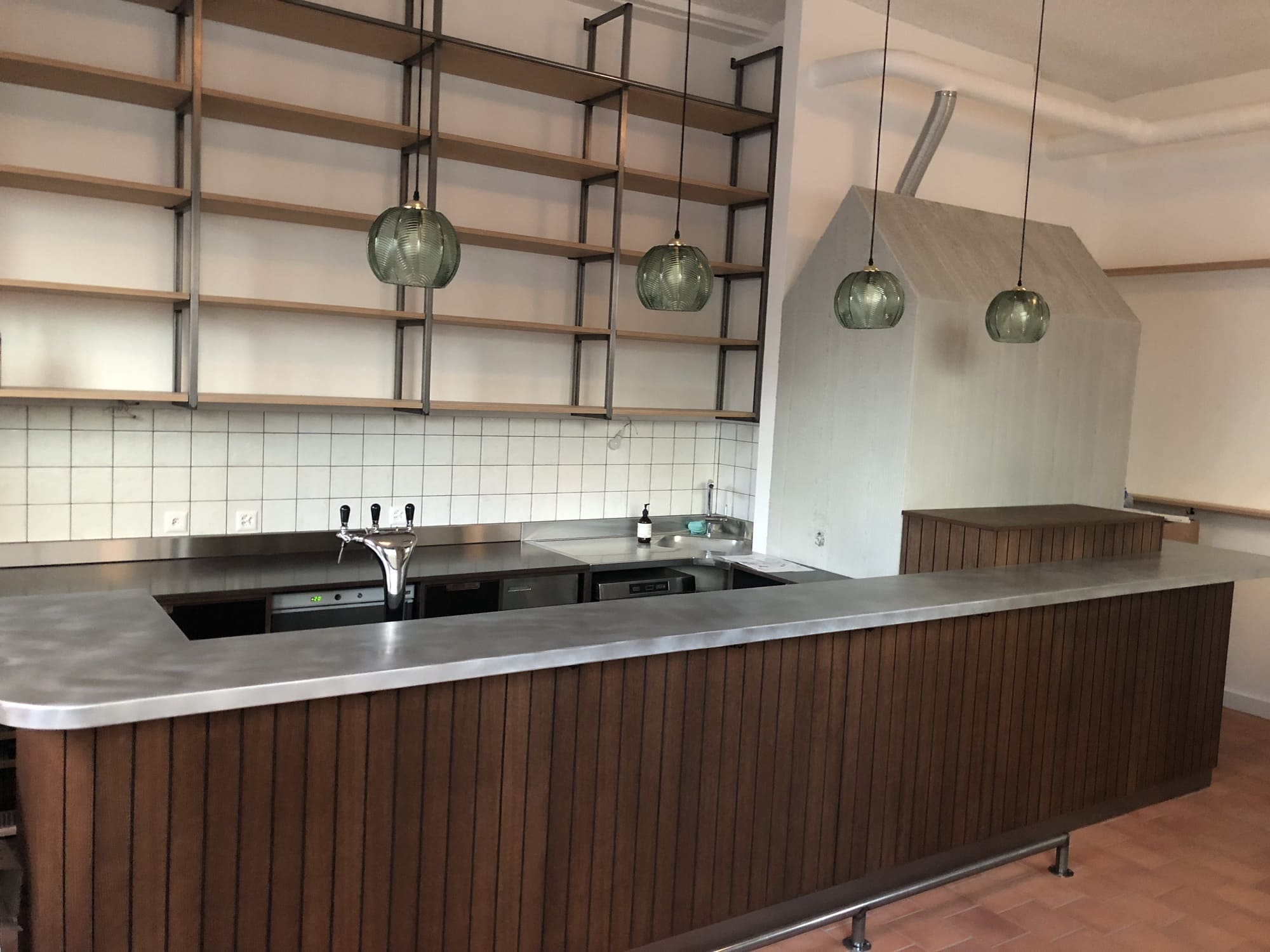 Conception bar chêne zinc, artisan menuisier Geneve